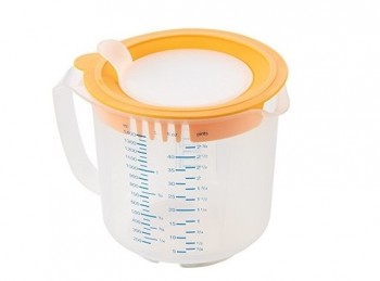 caraffa plastica con misura graduata e coperchio paraspruzzi leifheit
